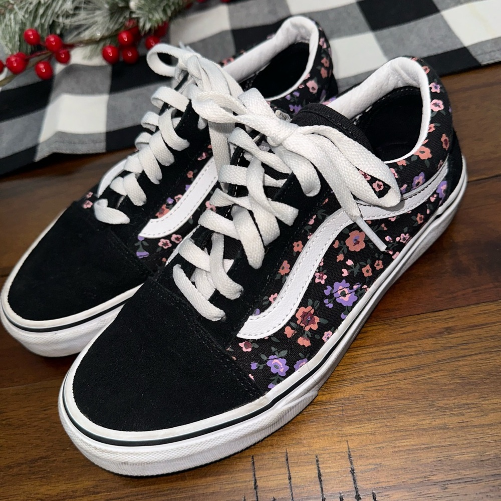 Vans Women's Black and Purple Floral Sneakers